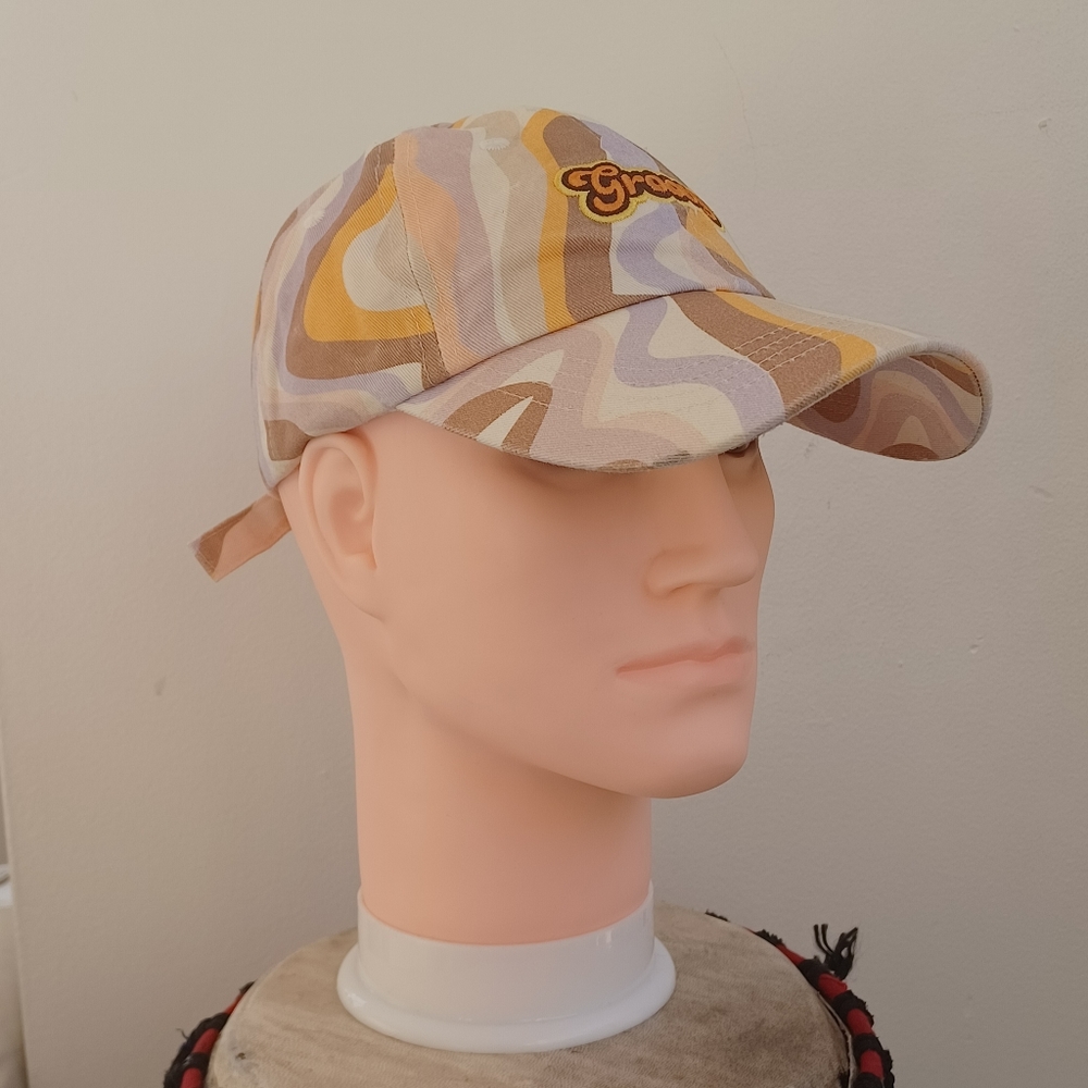 Womens groovy cap milty color size Os